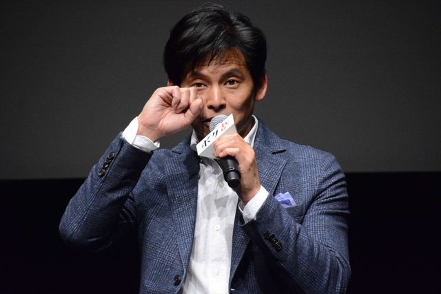 織田裕二、恋愛質問に悶々…画像ギャラリー（4枚目）