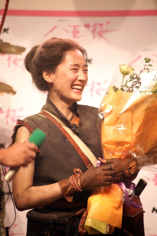 綾瀬はるか、号泣！「八重の桜」クランクアップセレモニー 写真ギャラリー（6枚目）