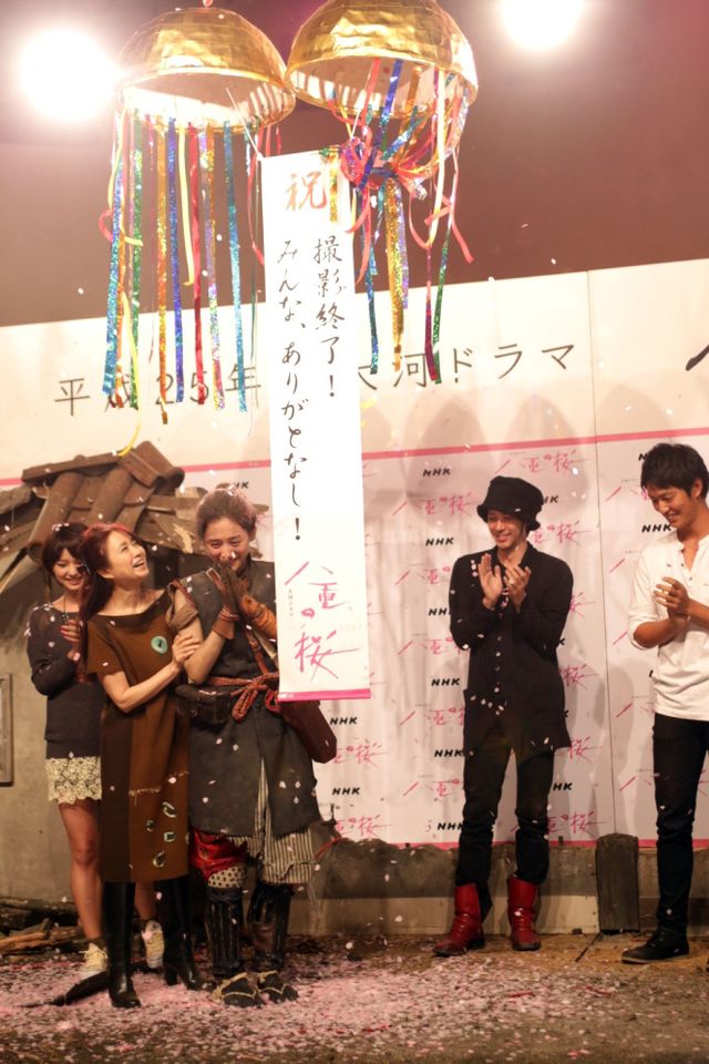 綾瀬はるか、号泣！「八重の桜」クランクアップセレモニー 写真ギャラリー（9枚目）