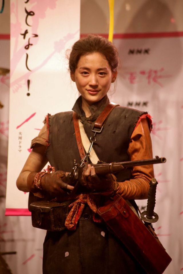 綾瀬はるか、号泣！「八重の桜」クランクアップセレモニー 写真ギャラリー（13枚目）