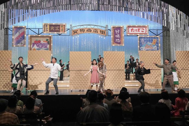 新曲「買物ブギ」を披露！「ブギウギ」第106回の場面写真（2枚目）