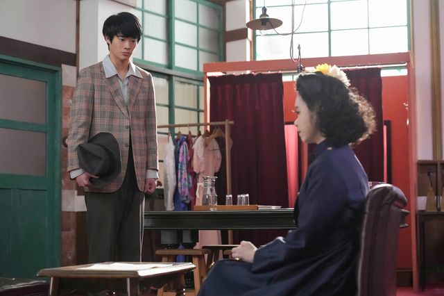 新曲「買物ブギ」を披露！「ブギウギ」第106回の場面写真（5枚目）