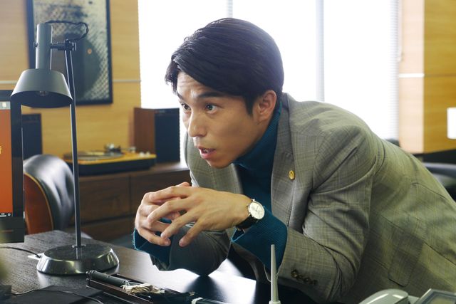 篠原涼子＆山崎育三郎、ラブストーリーからの！「ハイエナ」初回場面写真（2枚目）