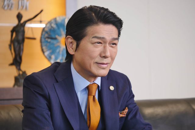 篠原涼子＆山崎育三郎、ラブストーリーからの！「ハイエナ」初回場面写真（3枚目）