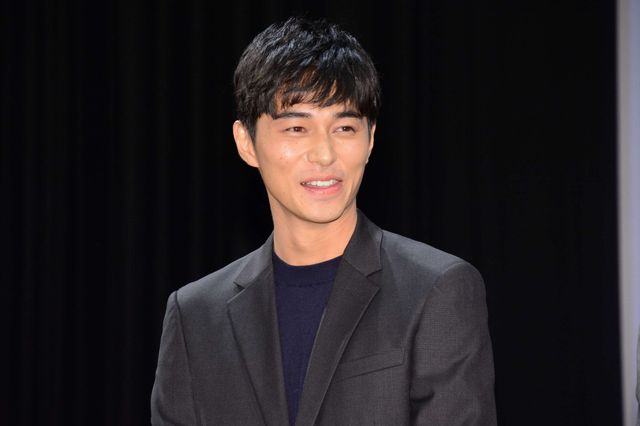 福士蒼汰＆小松菜奈、カップルコーデを冷やかされてハニカミ　画像ギャラリー（12枚目）