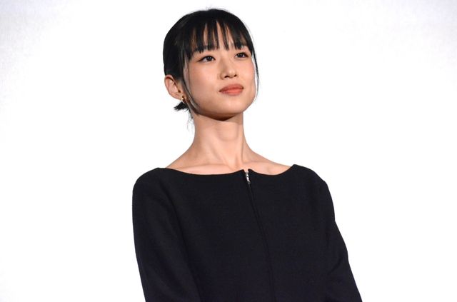 シム・ウンギョン＆河合優実、美の競演！『旅と日々』ロカルノ国際映画祭トロフィーお披露目（8枚目）