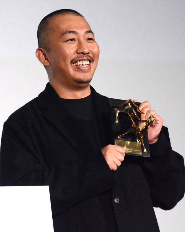 シム・ウンギョン＆河合優実、美の競演！『旅と日々』ロカルノ国際映画祭トロフィーお披露目（16枚目）