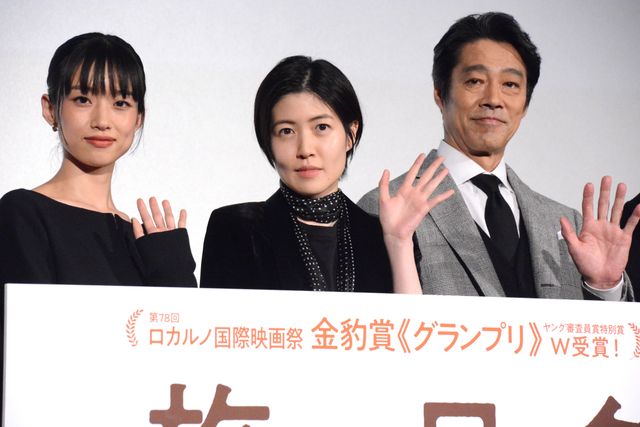 シム・ウンギョン＆河合優実、美の競演！『旅と日々』ロカルノ国際映画祭トロフィーお披露目（18枚目）