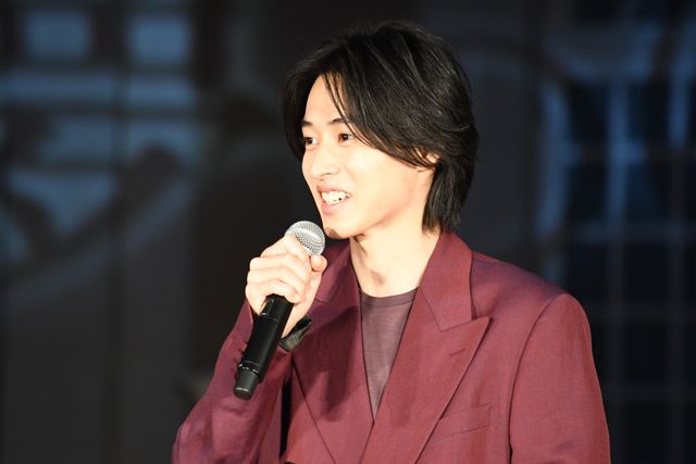 山崎賢人『キングダム』プロジェクションマッピングに大感激！（4枚目）