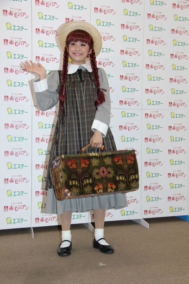 幸せそうな笑顔を見せる高橋愛フォトギャラリー：フォトギャラリー