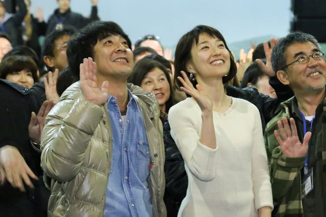 『月とキャベツ』真田麻垂美が女優業復帰を報告！　山崎まさよしとのツーショットが実現！　画像ギャラリー（10枚目）