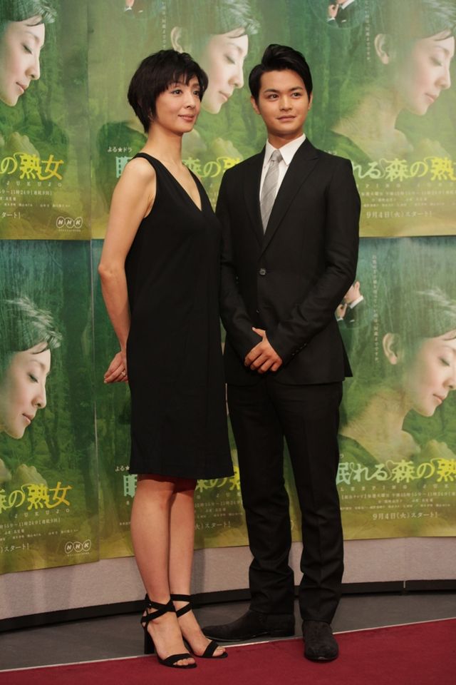 草刈民代＆瀬戸康史出席！よるドラ「眠れる森の熟女」試写会写真
