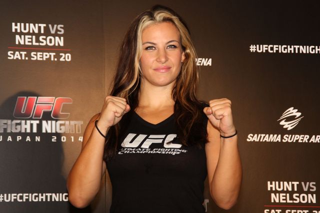 美しすぎる女性格闘家が、南明奈と品川庄司にプロの技を直伝！フォトギャラリー（13枚目）