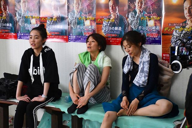 大塚千弘＆内田慈がW主演で社交ダンス猛特訓！『レディ・トゥ・レディ』場面写真（2枚目）