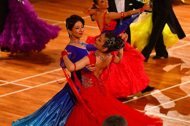 大塚千弘＆内田慈がW主演で社交ダンス猛特訓！『レディ・トゥ・レディ』場面写真（8枚目）