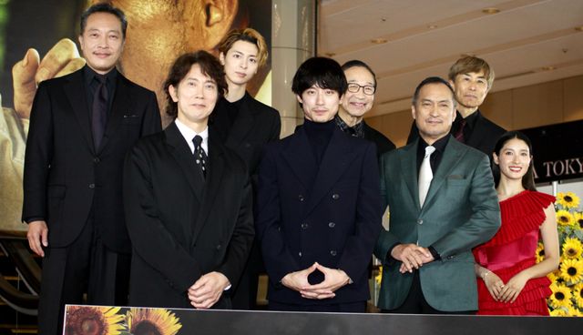 プレミアに出席した佐々木蔵之介、坂口健太郎、渡辺謙、土屋太鳳、音尾琢真、高杉真宙、小日向文世、熊澤尚人監督