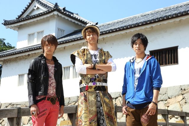 JOY＆敦士、仮面ライダーと共演！フォトギャラリー（2枚目）