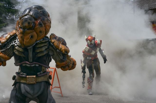 仮面ライダーヴァレンが初登場！