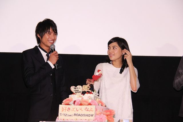 川口春奈＆福士蒼汰のあま～い公開「あーん！」写真ギャラリー（32枚目）