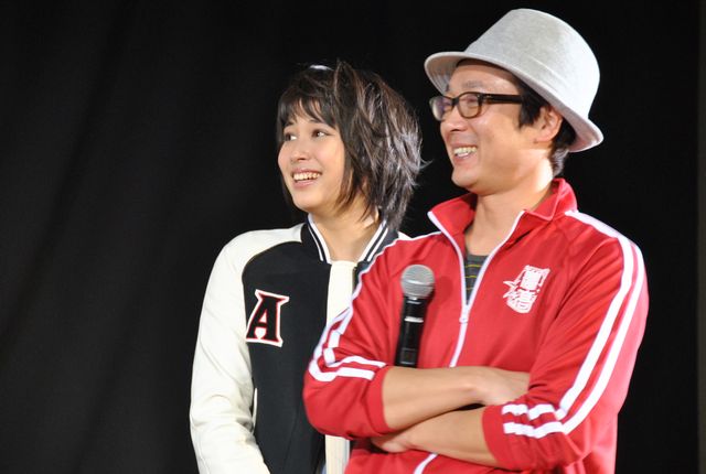 ゆず、北海道の農業高校でサプライズライブ！写真ギャラリー：フォトギャラリー