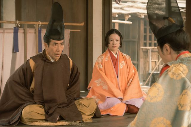 「光る君へ」実資が「見えておる…」と大興奮の枕絵　第12回場面写真（4枚目）