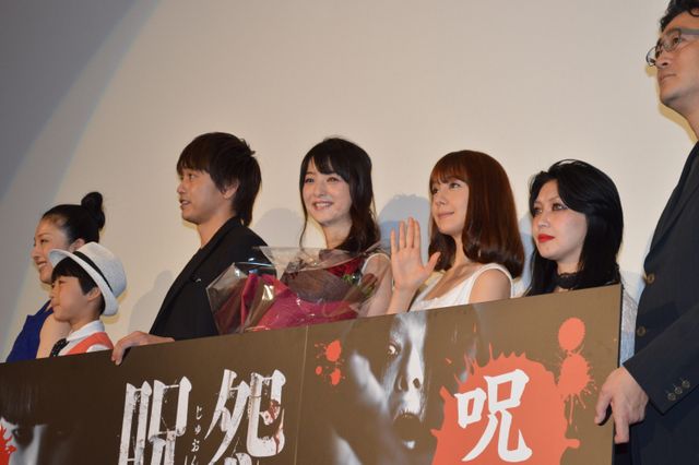 鬼束ちひろ、佐々木希にメロメロ！『呪怨 -終わりの始まり-』初日舞台あいさつフォトギャラリー（12枚目）