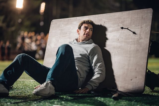 どっちもカレン・ギラン！『デュアル』場面写真（6枚目）