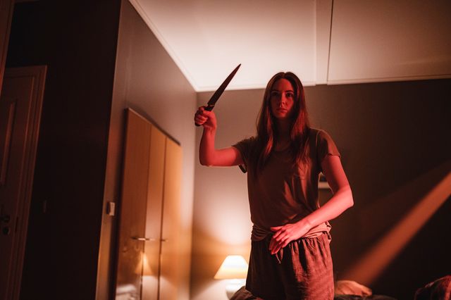 どっちもカレン・ギラン！『デュアル』場面写真（8枚目）