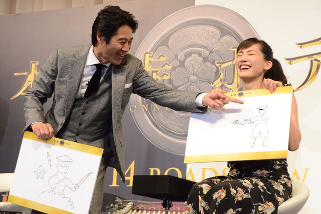 綾瀬はるかの絵に堤真一びっくり！映画『本能寺ホテル』イベント ギャラリー：フォトギャラリー