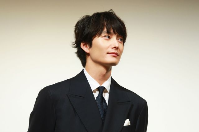 「半分、青い。」子役がリンゴをもって登場！映画『家族のはなし』親子試写会：フォトギャラリー