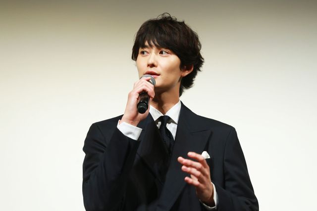 「半分、青い。」子役がリンゴをもって登場！映画『家族のはなし』親子試写会（4枚目）