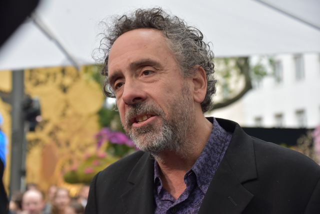 大胆ドレスのミア・ワシコウスカ、ジョニー・デップらと再会！『アリス』EUプレミアフォトギャラリー（43枚目）