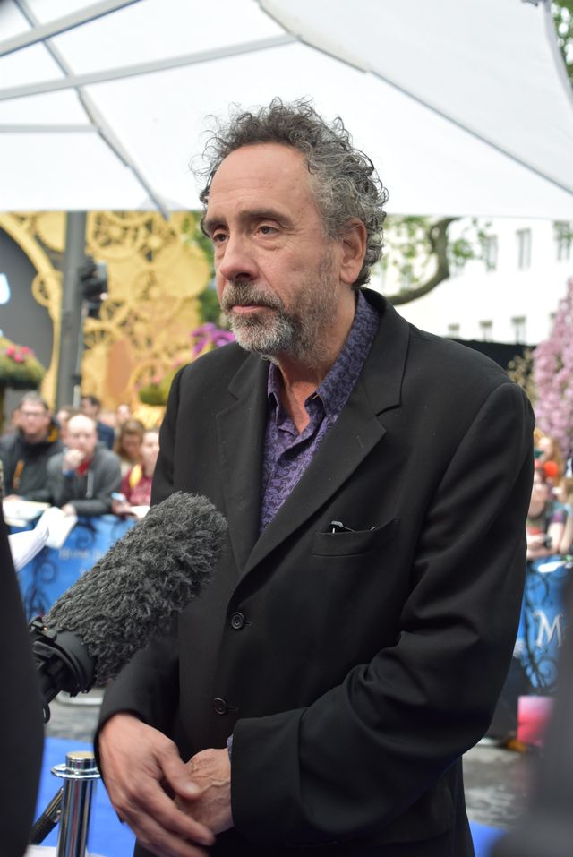 大胆ドレスのミア・ワシコウスカ、ジョニー・デップらと再会！『アリス』EUプレミアフォトギャラリー（48枚目）