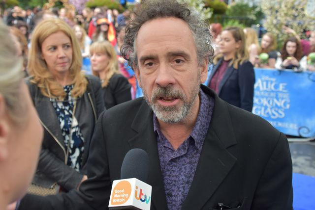 大胆ドレスのミア・ワシコウスカ、ジョニー・デップらと再会！『アリス』EUプレミアフォトギャラリー（49枚目）