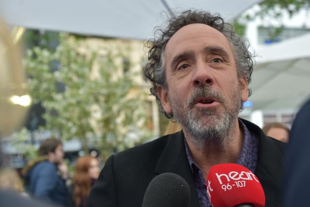 大胆ドレスのミア・ワシコウスカ、ジョニー・デップらと再会！『アリス』EUプレミアフォトギャラリー（54枚目）