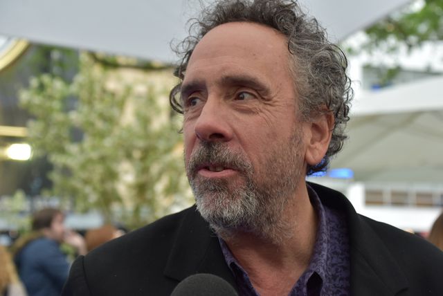 大胆ドレスのミア・ワシコウスカ、ジョニー・デップらと再会！『アリス』EUプレミアフォトギャラリー（57枚目）