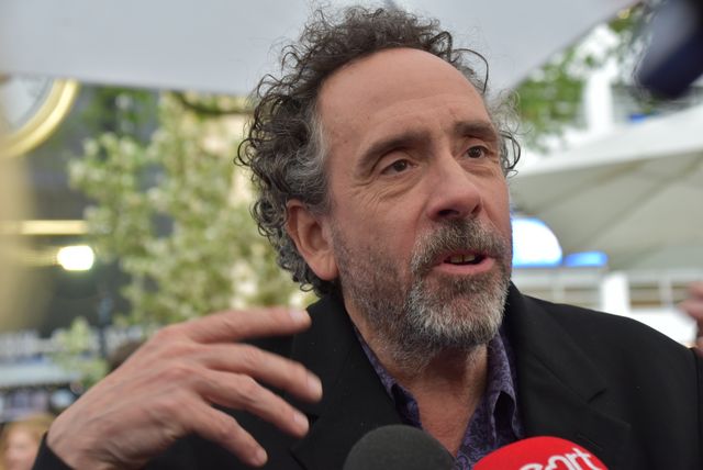 大胆ドレスのミア・ワシコウスカ、ジョニー・デップらと再会！『アリス』EUプレミアフォトギャラリー（58枚目）