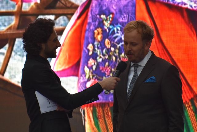 大胆ドレスのミア・ワシコウスカ、ジョニー・デップらと再会！『アリス』EUプレミアフォトギャラリー（71枚目）