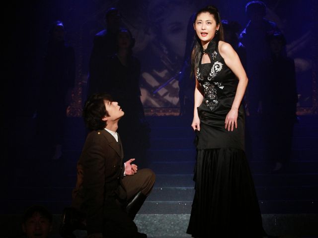 常盤貴子、寺山修司没後30周年舞台「レミング」で、太ももチラ見せチャイナドレスでタンゴ、タンゴ!!　画像ギャラリー（4枚目）