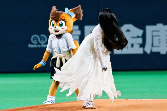 貞子＆伽椰子、呪いじゃなくて野球で対決！フォトギャラリー（6枚目）