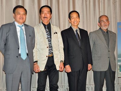 左から、磯村建治、川津祐介、長田紀生監督、きくち英一