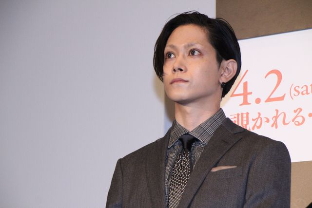 板野友美、悲鳴！入来茉里に思わず抱きつく！写真ギャラリー（12枚目）