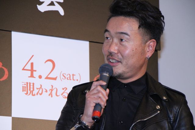 板野友美、悲鳴！入来茉里に思わず抱きつく！写真ギャラリー（18枚目）