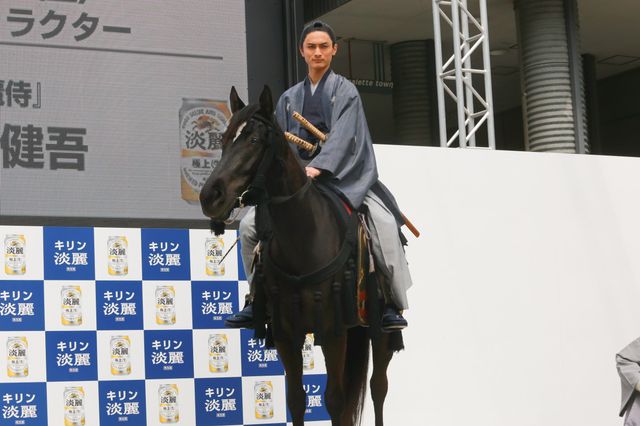 高良健吾、新社会人にアドバイス「キリン淡麗極上<生>」新CM発表会ギャラリー（12枚目）