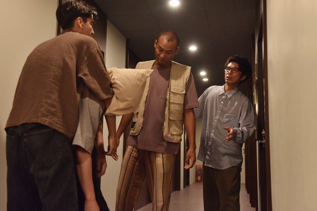 田中圭＆横浜流星が謎に迫る！ドラマ「あなたの番です」13話場面カット（2枚目）