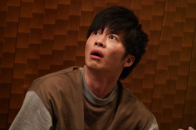 田中圭＆横浜流星が謎に迫る！ドラマ「あなたの番です」13話場面カット（4枚目）