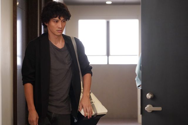 田中圭＆横浜流星が謎に迫る！ドラマ「あなたの番です」13話場面カット（15枚目）