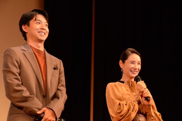 吉田羊＆太賀、ゴスペラーズ生歌に感激！映画『母さんがどんなに僕を嫌いでも』完成披露試写会（5枚目）