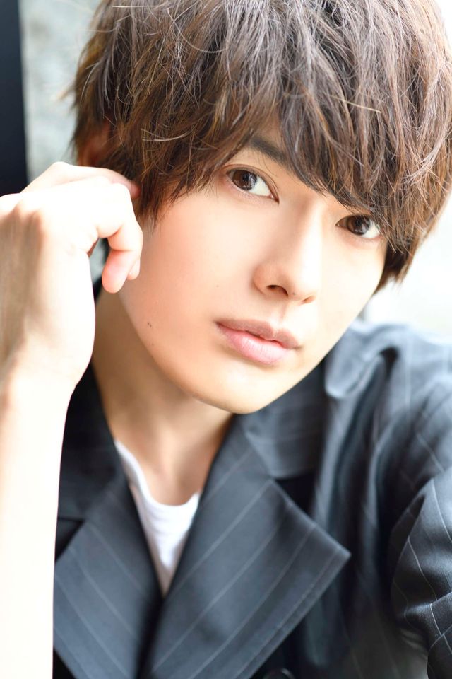 崎山つばさ、危険な雰囲気…！映画『クロガラス』場面写真ほか（5枚目）