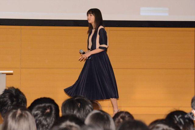 広瀬すず、18歳の有権者らとともに選挙を勉強　画像ギャラリー（10枚目）